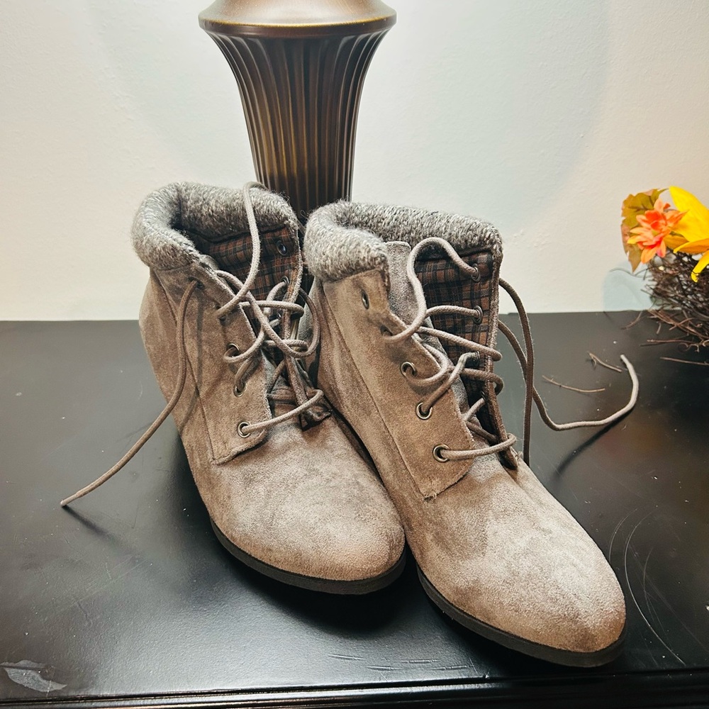 Women's Taupe Lace-Up Ankle Boots